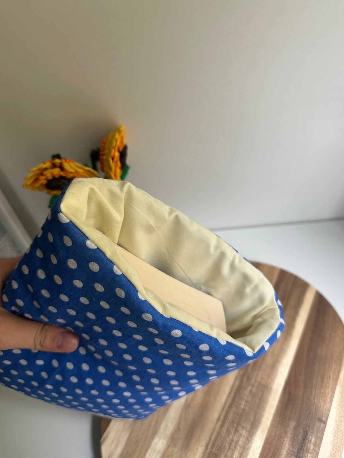 Housse à livre bleu à pois blancs - Broché