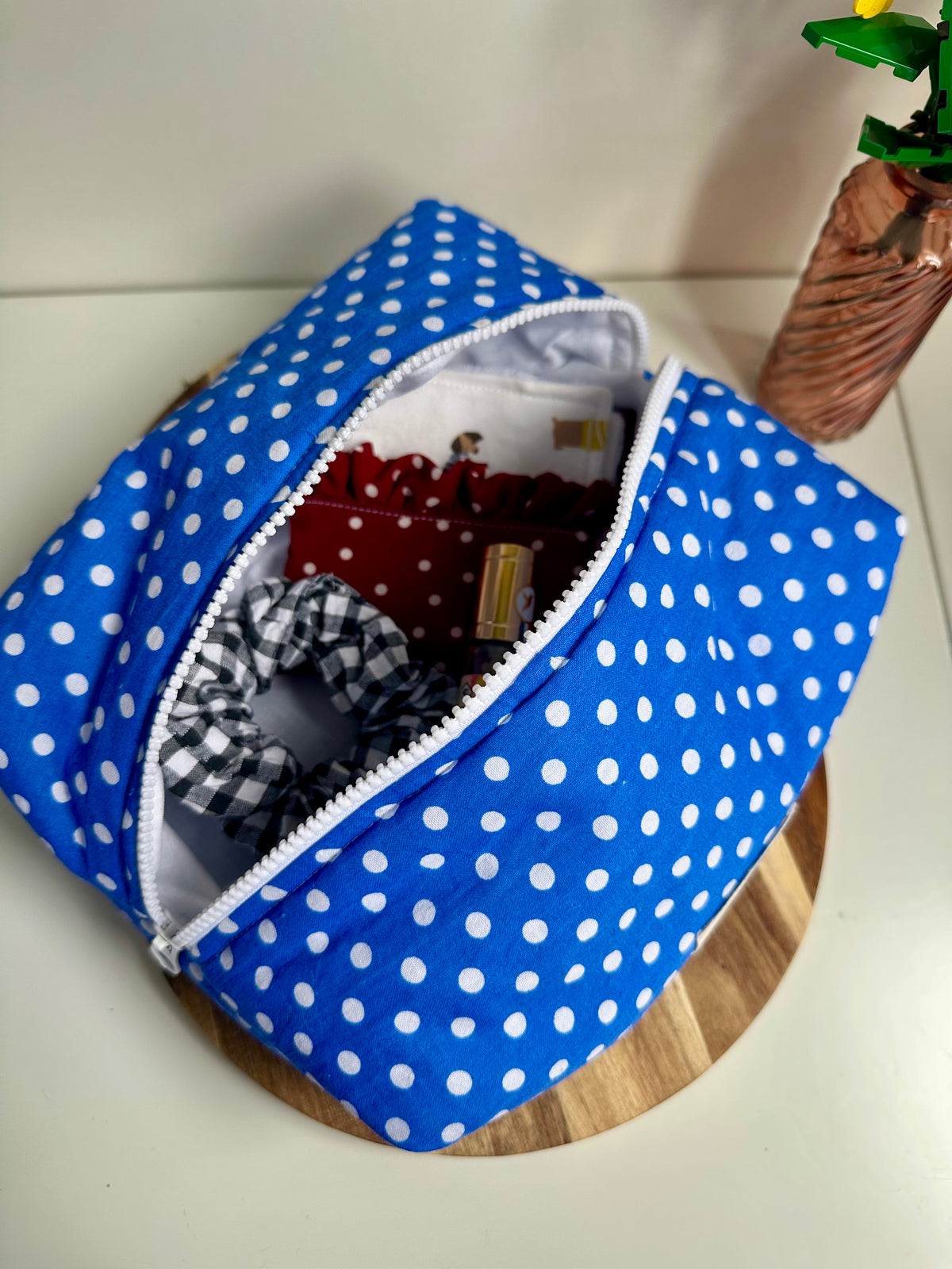 Trousse de toilette bleu à pois blancs
