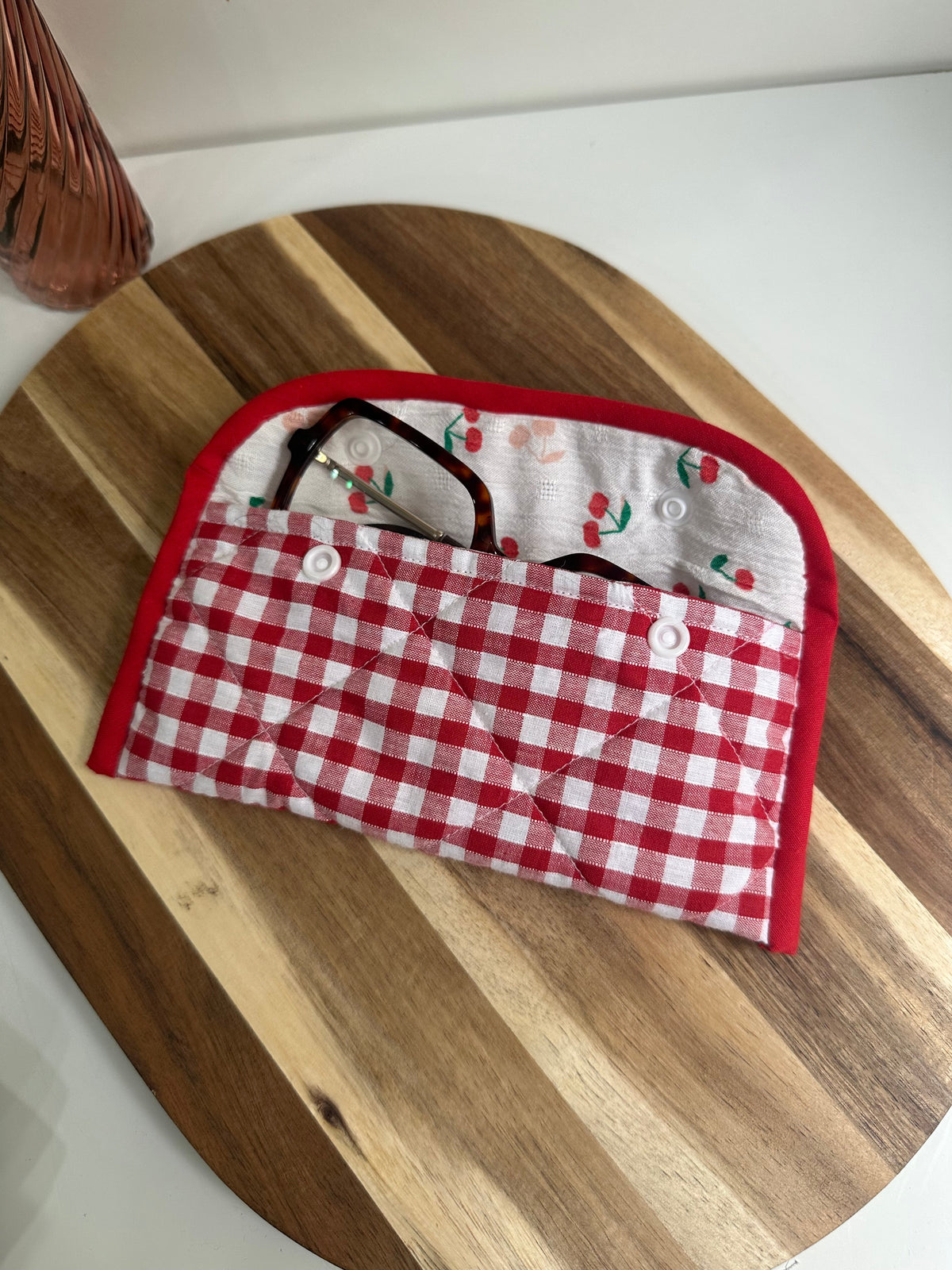 Etui à lunettes vichy rouge et cerises