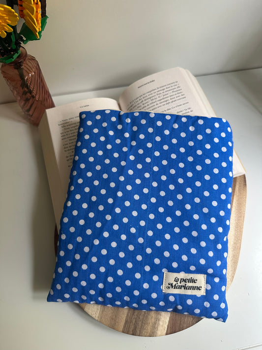 Housse à livre bleu à pois blancs - Broché