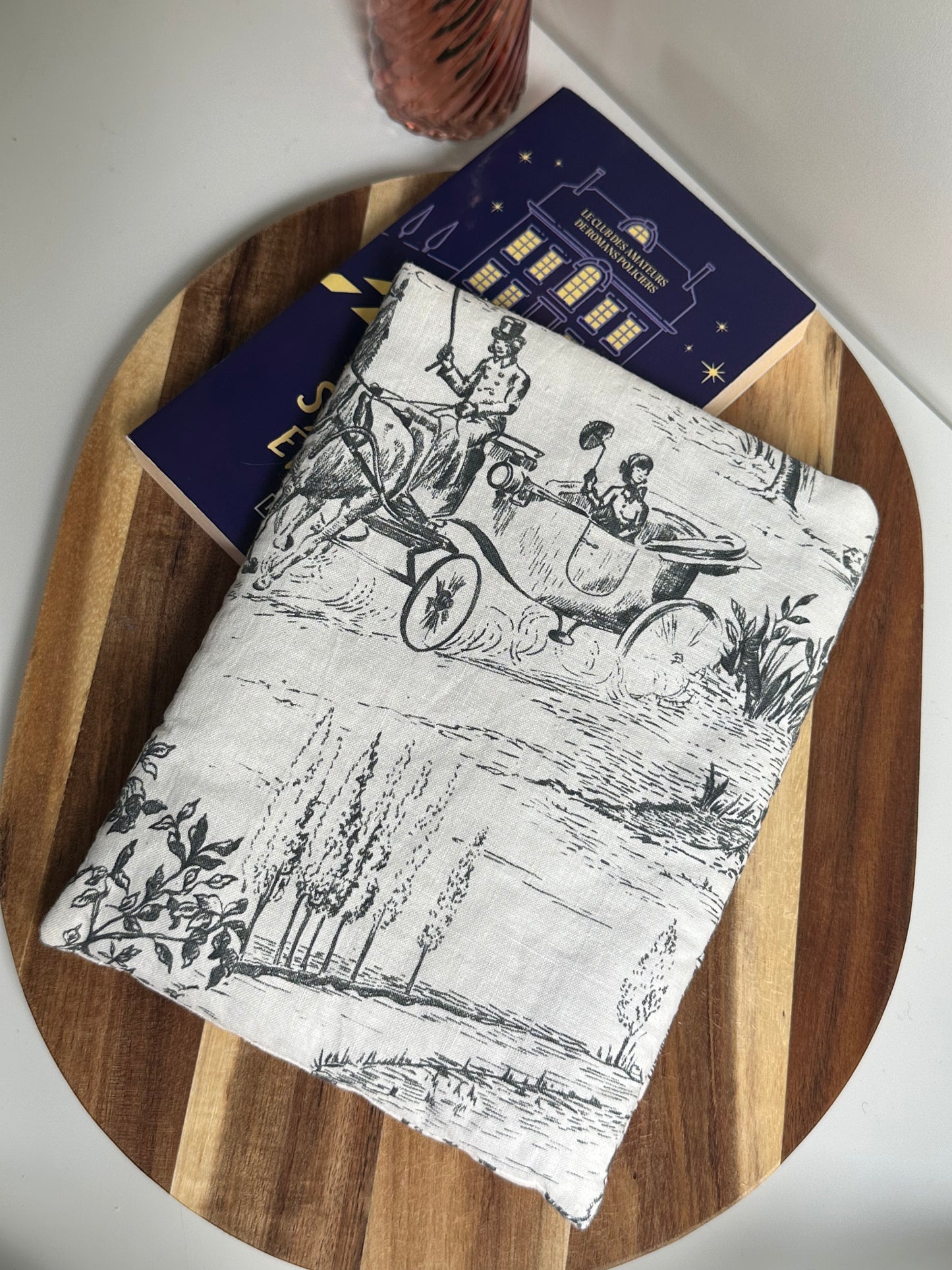 Housse à livre poche calèche