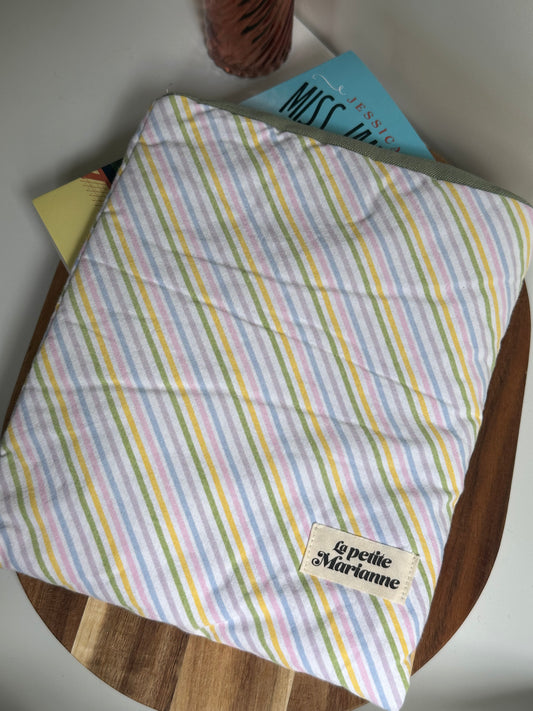 Housse à livre à rayures pastels - Broché